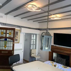 https://one-bedroom-apartment-in-heart-of-bn1-2lg.brighton-hotels-england.com