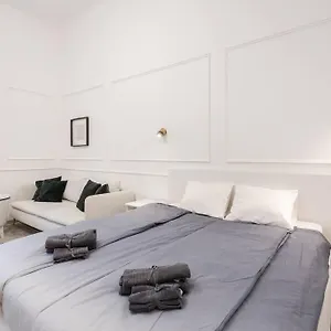 Apartment Stylish In The Center, Budapest
